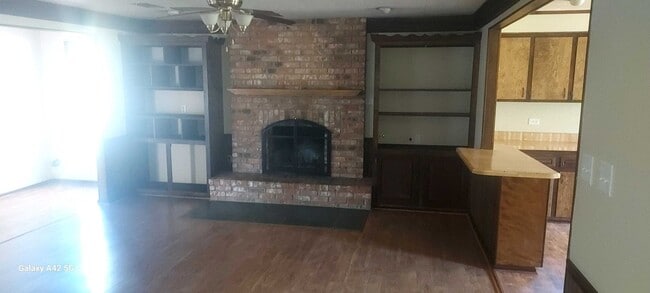 Building Photo - 8208 US-165