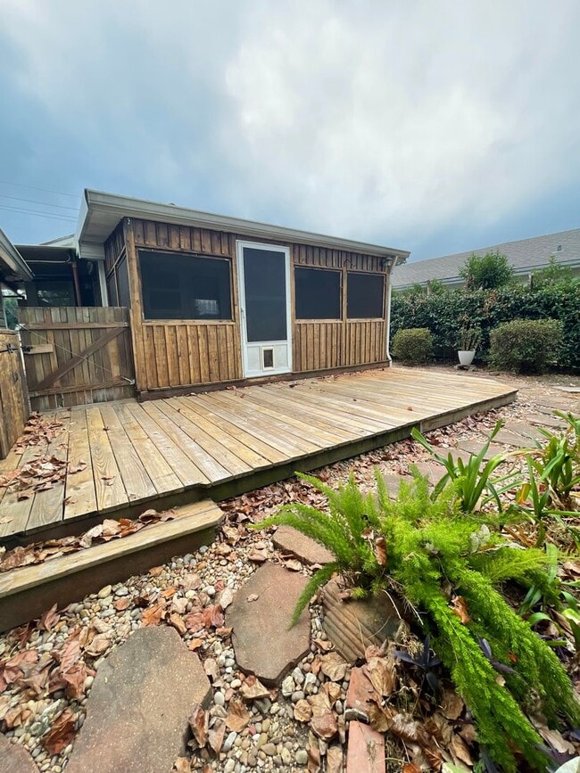 Building Photo - 2 bedroom 2 bath home, MOVE IN SPECIAL!!!