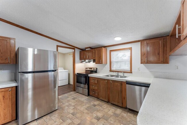 Building Photo - 21629 County Rd 3749