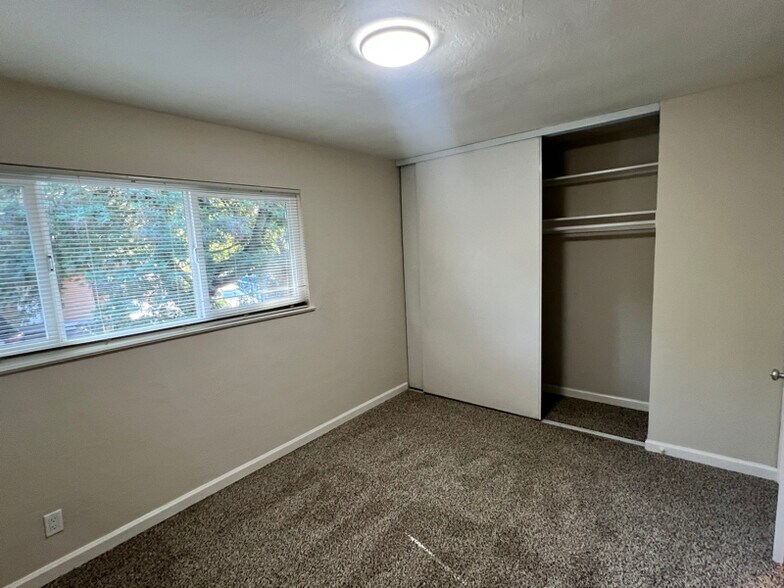 Building Photo - 1115 Sir Francis Drake Blvd