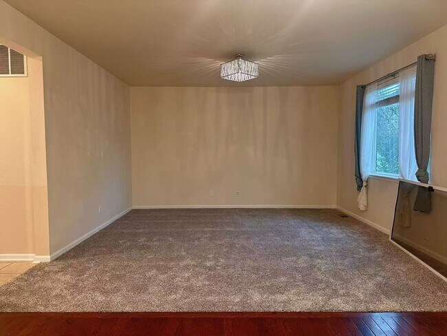 Building Photo - 3 bedroom, 2 bathroom single family house in Thornton