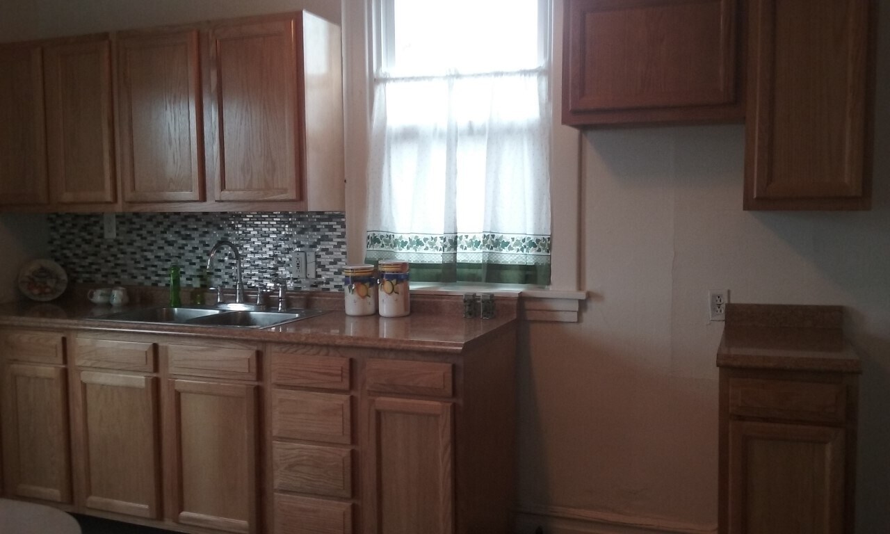 Kitchen - 70 Glenbury St