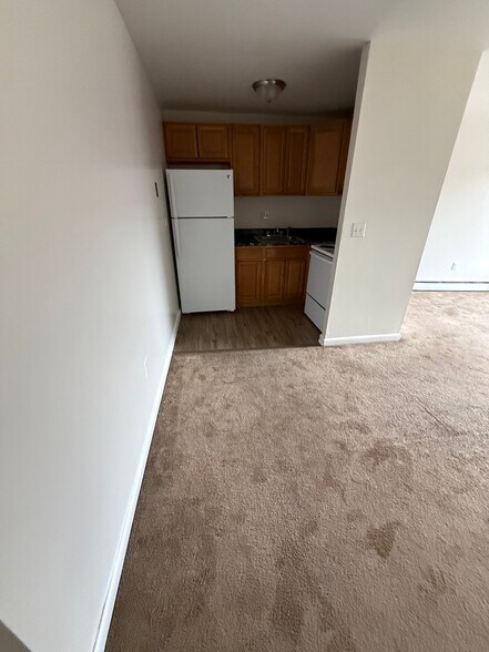 Building Photo - 16 Niles St