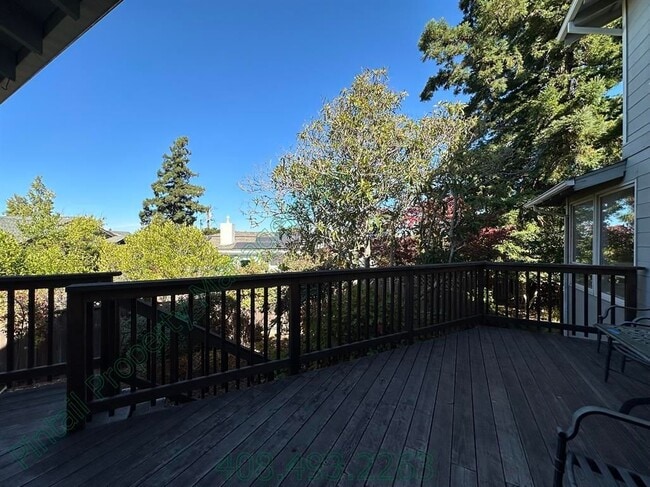 Building Photo - 108 Club Dr