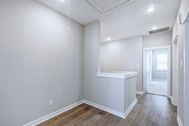 Building Photo - 8423 Berry Brush Ln