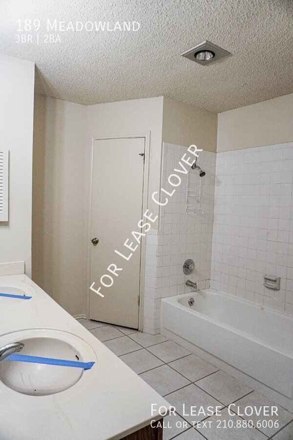 Building Photo - 189 Meadowland-