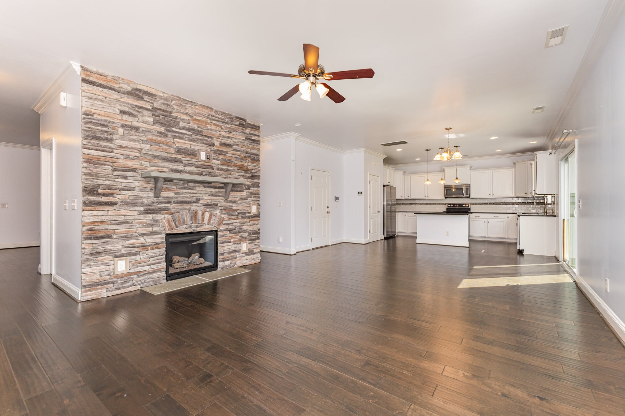 Building Photo - 1505 Yellow Daisy Dr