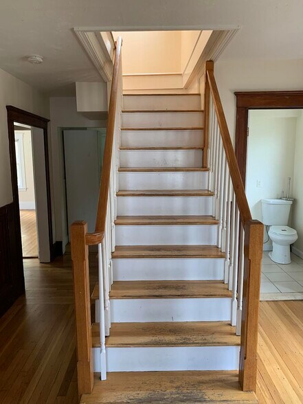 Building Photo - 26 Foster St