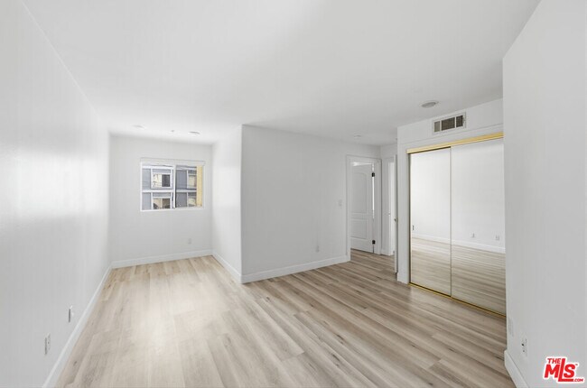 Building Photo - 2311 Schader Dr