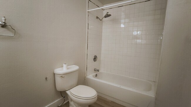 Building Photo - 1704 NW 41st St