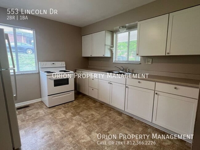 Building Photo - 553 Lincoln Dr