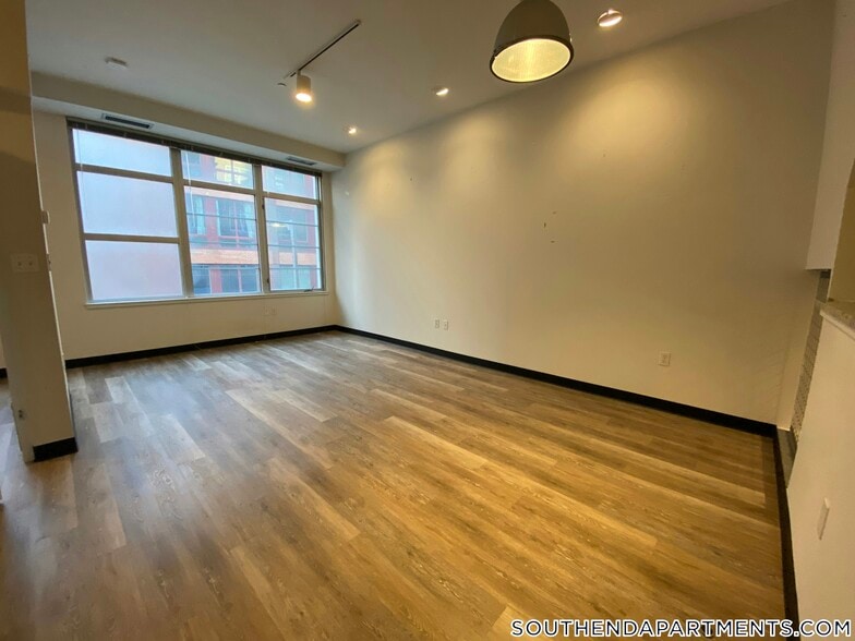 Building Photo - 160 E Berkeley St