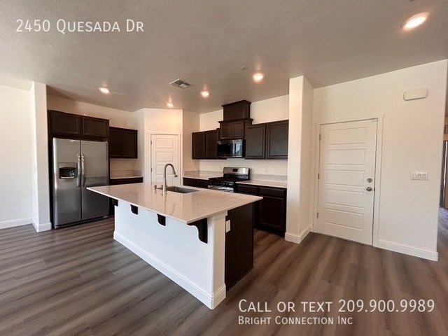 Building Photo - 2450 Quesada Dr