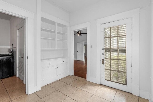 Building Photo - 1601 Holman St