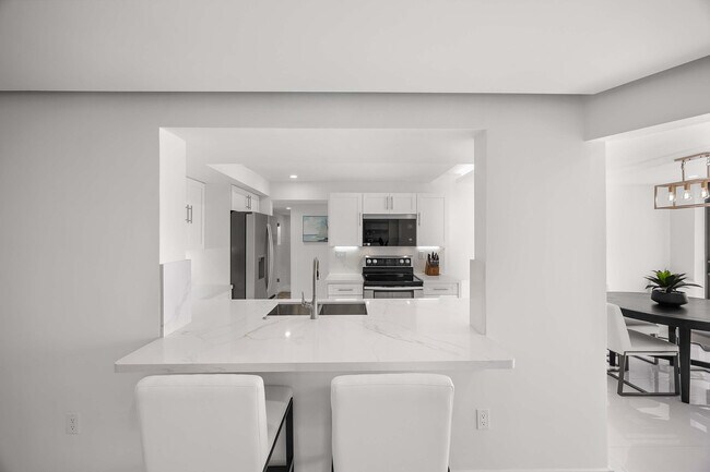 Building Photo - 10475 Gulf Shore Dr