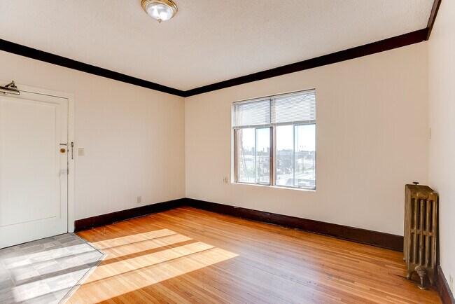 Building Photo - Lakesbury Apartments