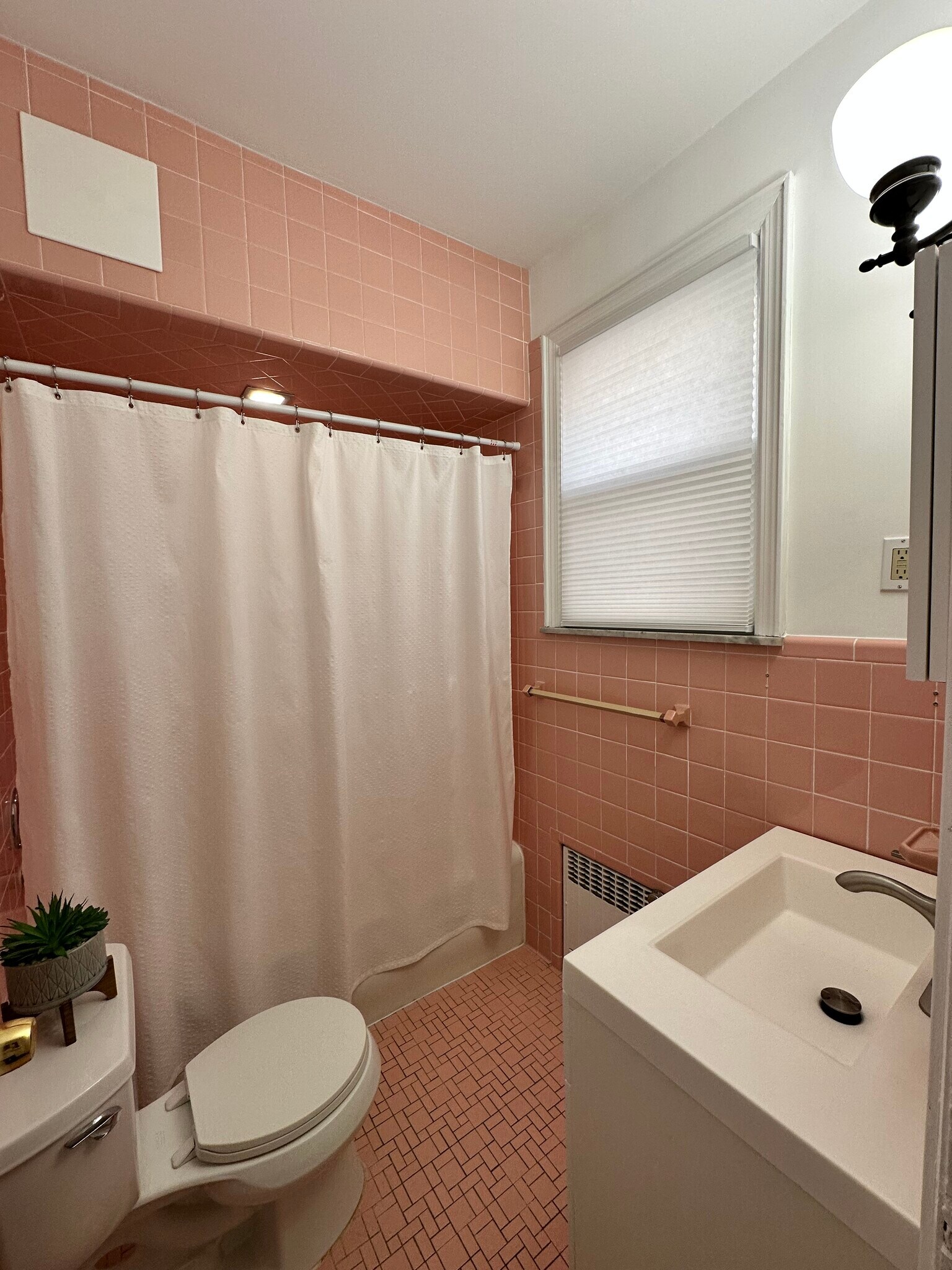 Building Photo - 167 N 15th St