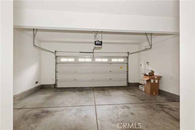 Building Photo - 14562 Rochester Ave