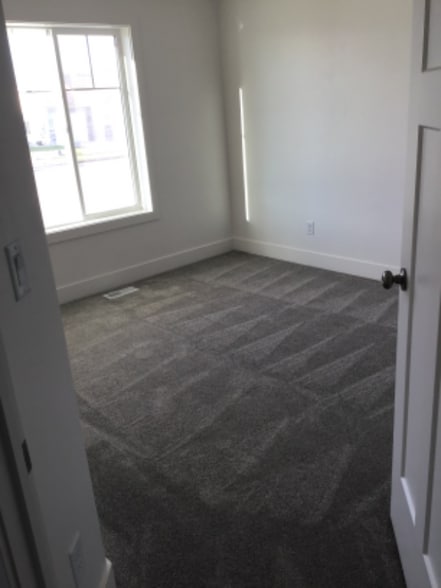 Building Photo - 209 Huntington St