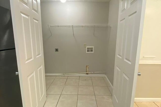 Building Photo - Charming 3BR Duplex in Columbus