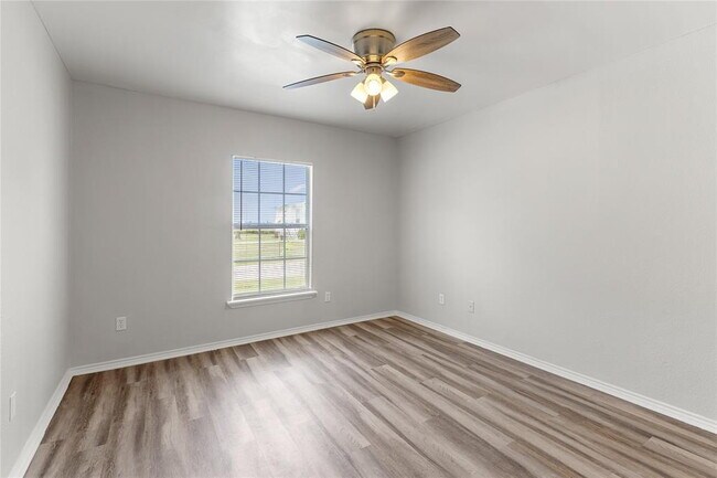 Building Photo - 108 Gm Ln