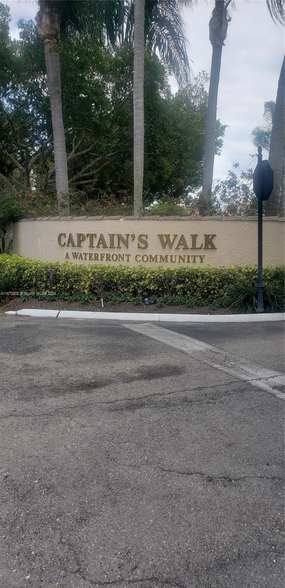 Primary Photo - 240 Captains Walk