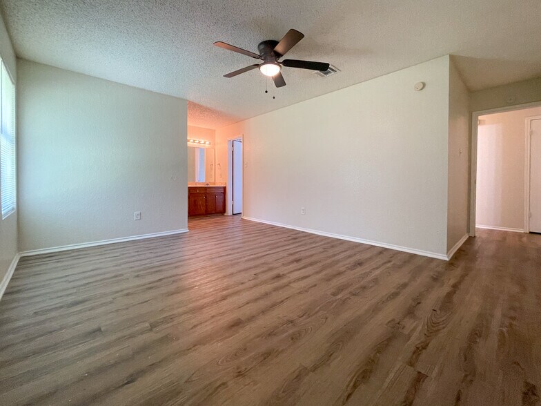 Building Photo - 1912 Ramada Dr
