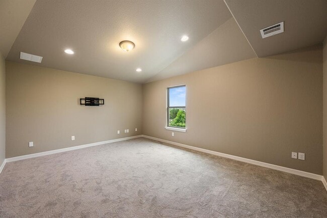 Building Photo - 2201 Quarry Loop