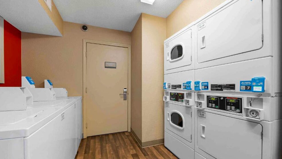 Building Photo - 9651 Seward Rd