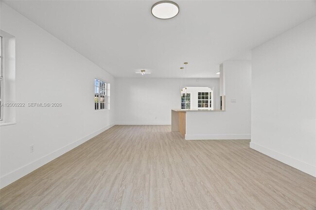 Building Photo - 6825 SW 12th St