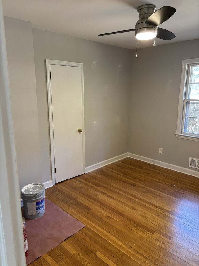 Building Photo - 1012 Powell Dr