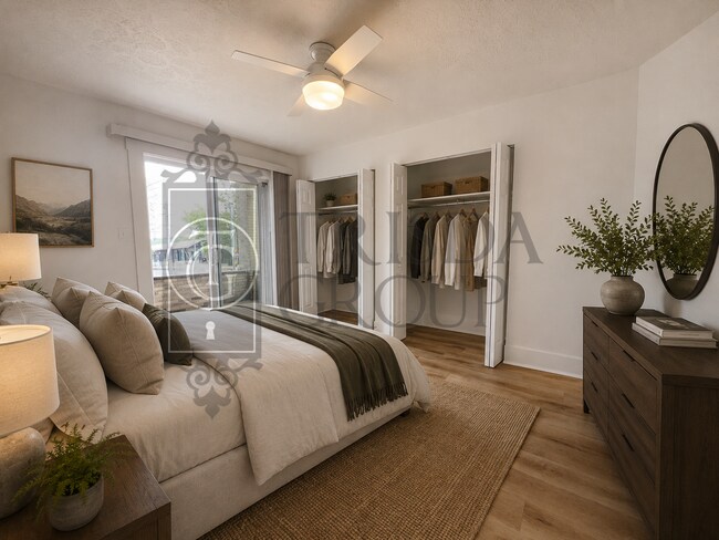 Building Photo - Avail Sept 1: 2BR Apt in Beechview, South Hills.  BEAUTIFUL design, Laminate Floors, AC, Pets OK,...