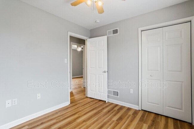 Building Photo - 339 Clifford Dr