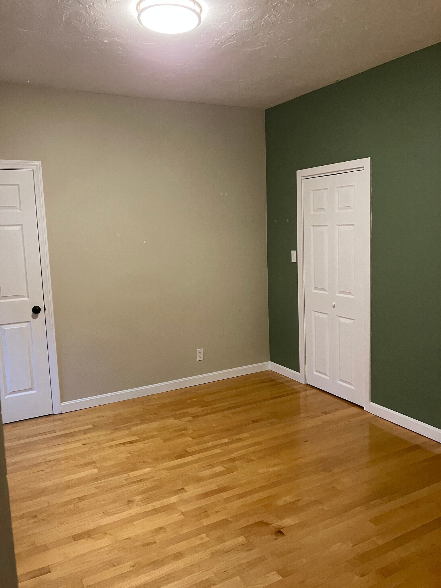 Building Photo - 24 Lee St