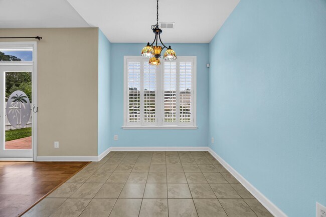 Building Photo - 101 Zinnia Dr