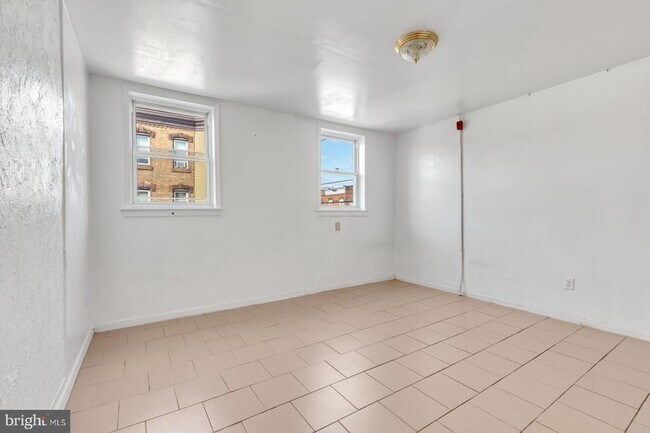 Building Photo - 2301 S 16th St