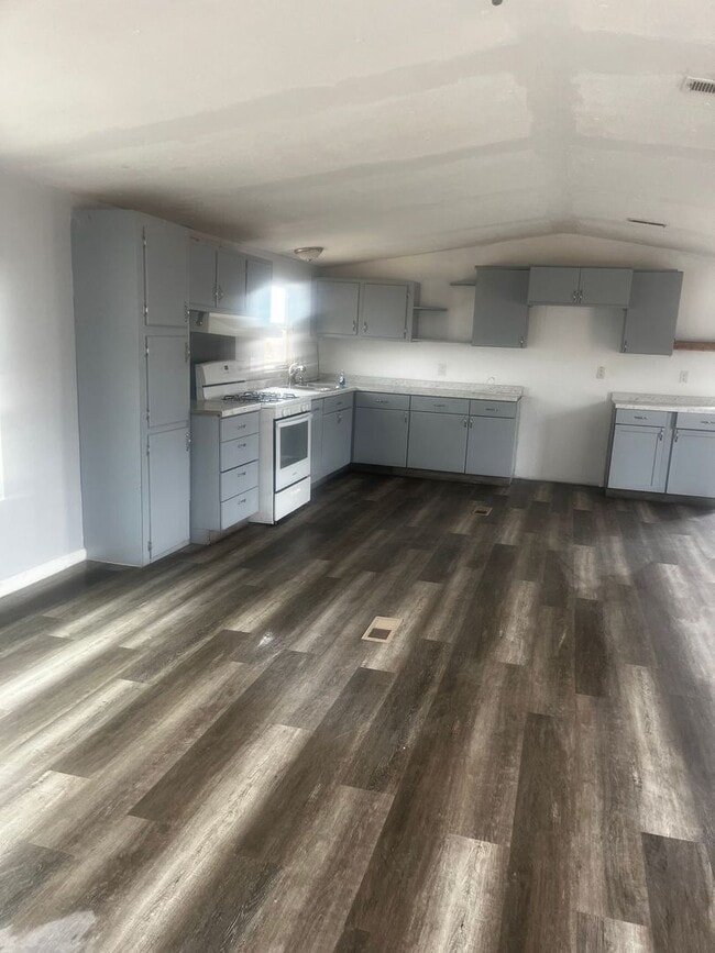 Building Photo - Home Located in Bloomfield NM