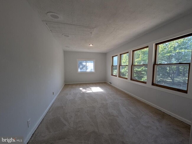 Building Photo - 6327 Willowood Ln