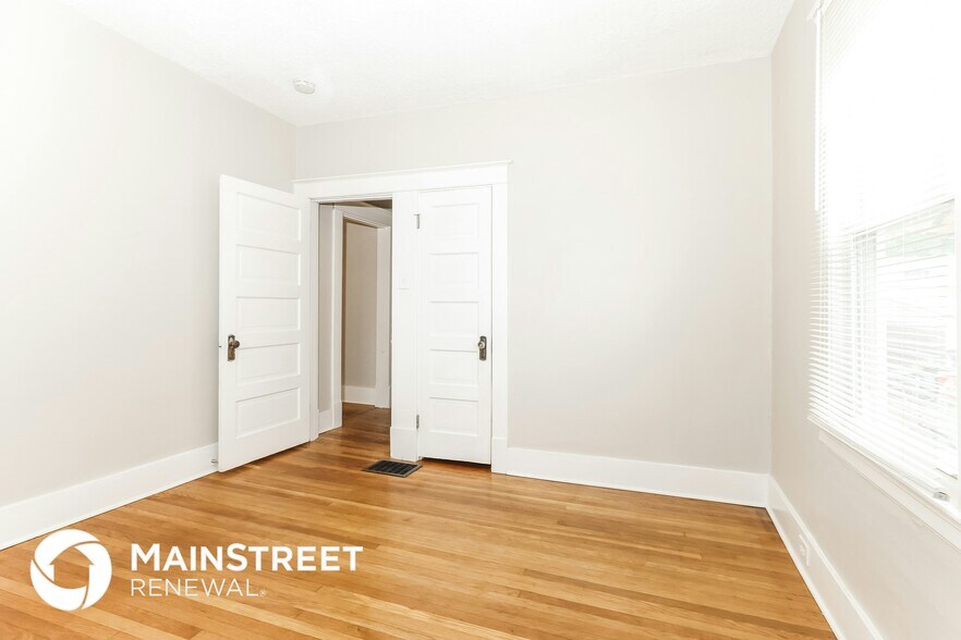 Building Photo - 243 S 43rd St