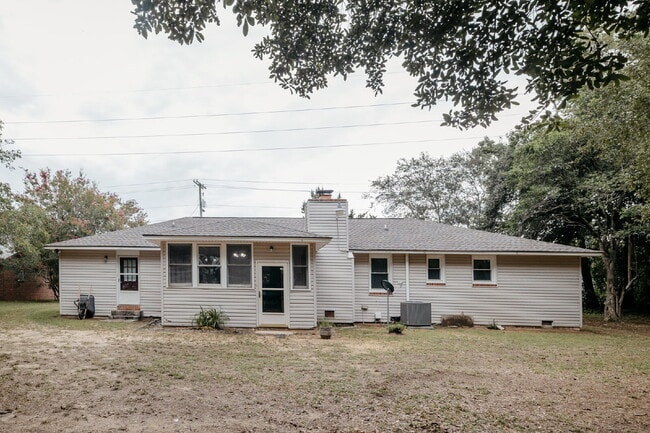Building Photo - Fully Furnished Charleston Rental Near Folly Beach – Utilities Included | $3,600/Month