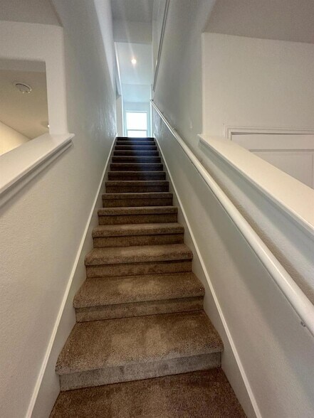 Building Photo - 229 Sonterra Dr