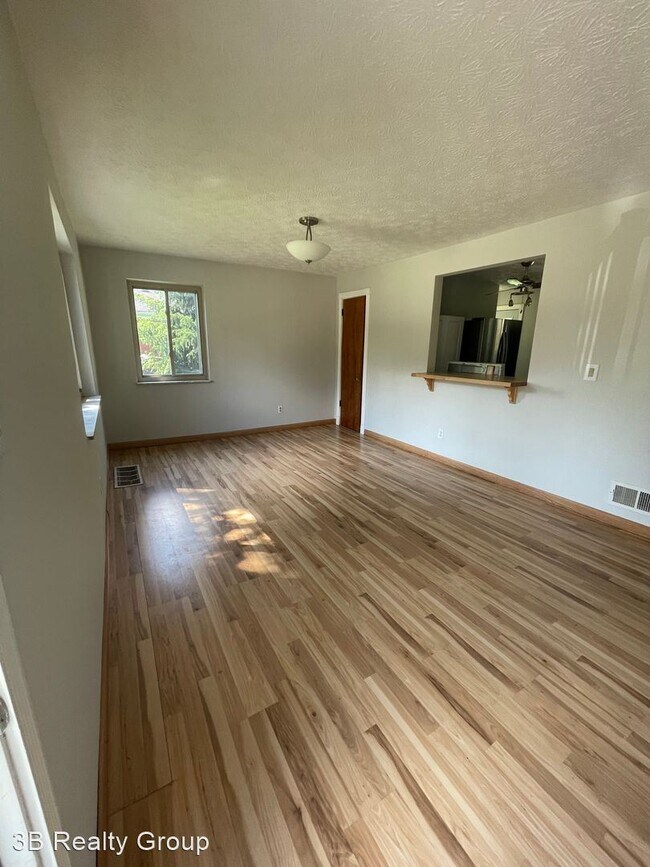 2 br, 1.5 bath House 5211 Rybolt Rd. 5211 Rybolt Rd Cincinnati OH 45248 Apartment Finder