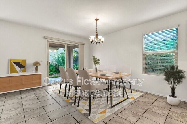 Building Photo - 1245 N Balboa