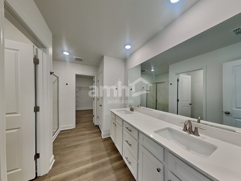 Building Photo - 1548 Aquamarine Dr