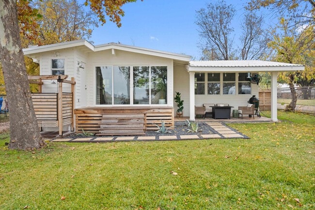 Building Photo - 316 Beach Dr