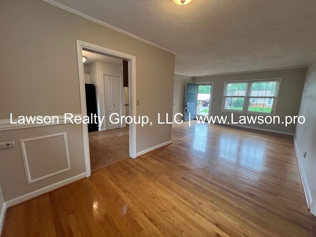 Building Photo - Nice, Three Bedroom Brick Ranch in City of...