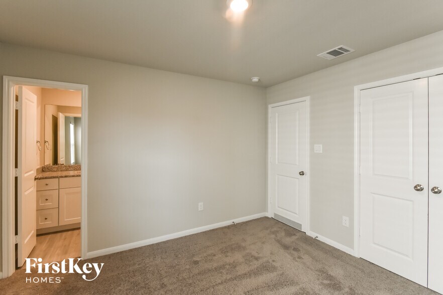 Building Photo - 6620 Hatchery Way