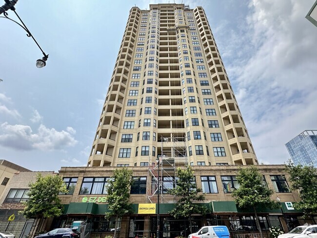 Building Photo - 1464 S Michigan Ave