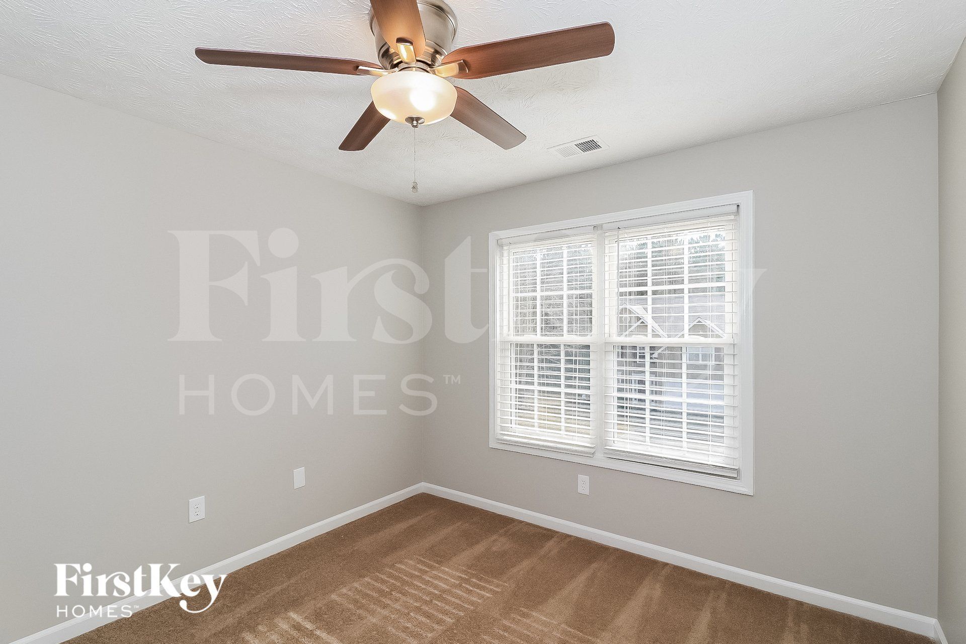 Building Photo - 1627 Eagle Dr