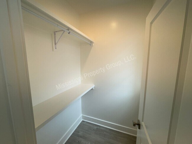 Building Photo - 3BD/3.5BA - UNIT @ THE RESERVE